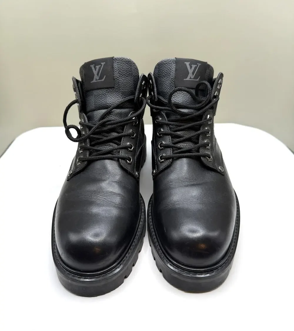 Louis Vuitton Oberkampf ankle boots black leather Mens SZ 7 embossed 